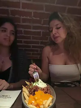 bebitas2  online show from April 12, 10:34 pm