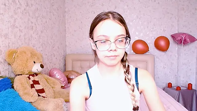 LolliStrawberry online show from March 25, 2:17 am