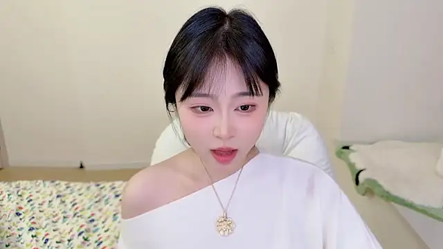 Onefiona online show from April 8, 1:46 pm