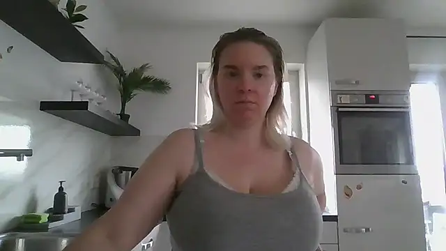 MinchenBienchen98 online show from March 14, 10:27 am