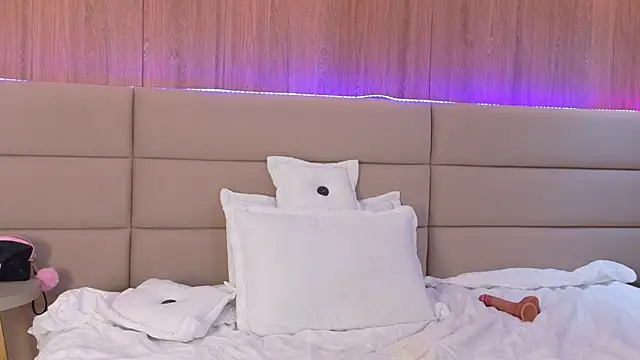 zarah queen online show from January 15, 2:45 pm