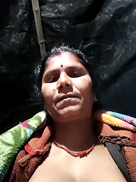 Hot di97 online show from February 13, 8:10 pm