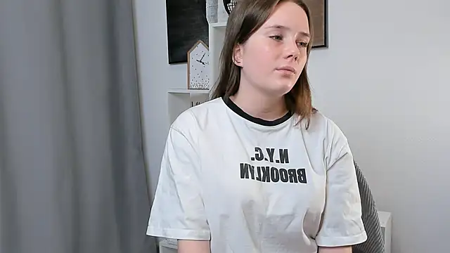 GenevieNyreen online show from January 12, 11:26 am