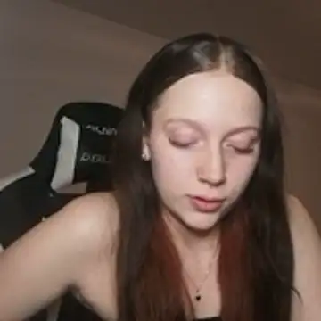 YoungLisaa18 online show from January 16, 10:39 pm