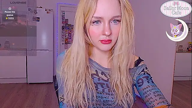 sailormoon666  online show from March 15, 11:29 pm