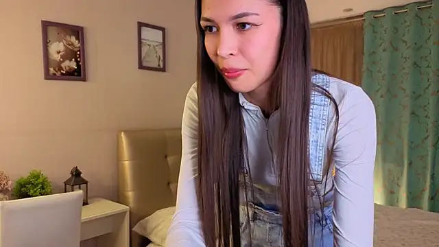 NeliaBermea online show from January 17, 7:10 pm