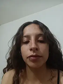 AlexxaAndRileyy online show from April 5, 6:23 am