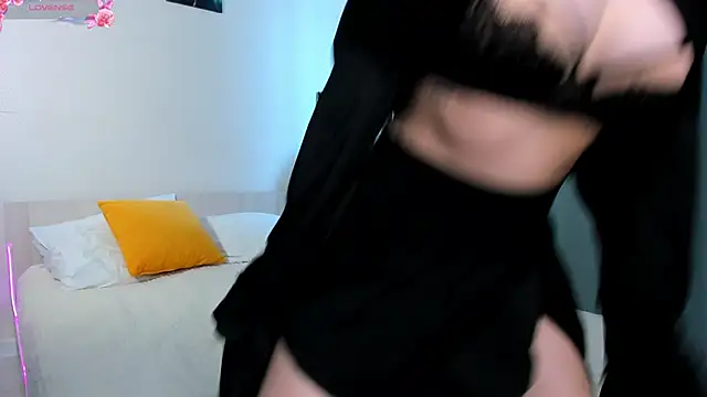 EmmaStoneWants online show from February 11, 8:16 am