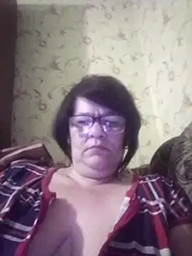 NysiOlsen online show from March 30, 4:17 pm