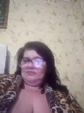 NysiOlsen online show from April 4, 9:57 pm