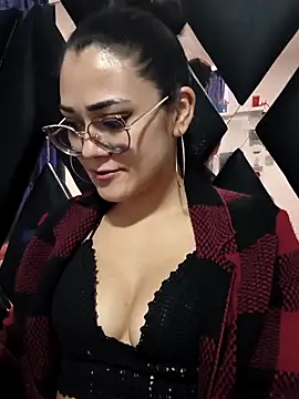 Freyarosse online show from February 3, 12:10 pm