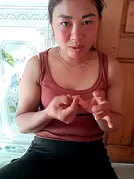 out-lustt online show from April 13, 9:21 am