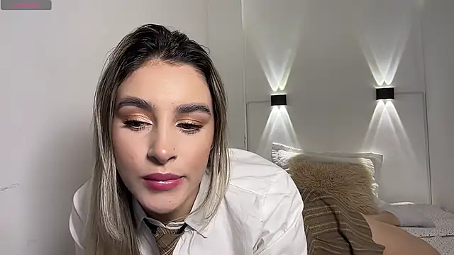 KendallQuin online show from January 14, 5:40 pm