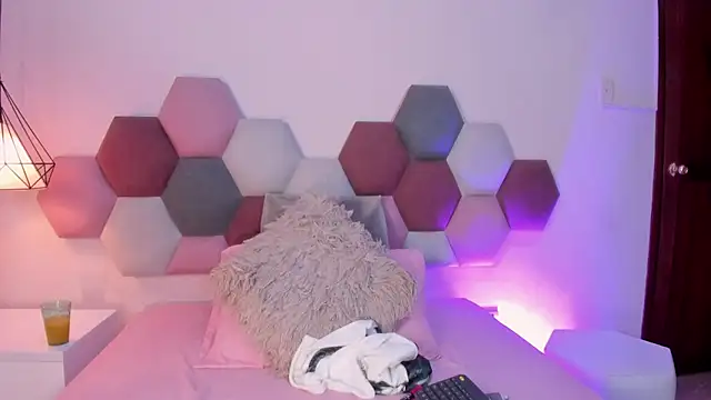 TessaMonroee online show from February 19, 8:29 pm