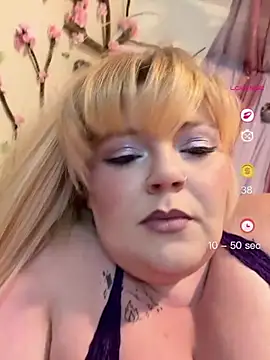 danikaFendyr online show from July 10, 4:24 am
