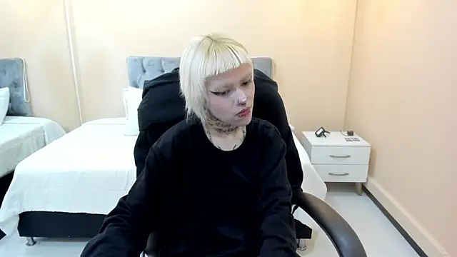 Bela Craxkerr online show from March 25, 1:14 pm