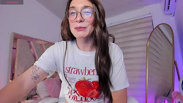 emilybeear online show from January 17, 9:06 am