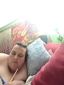 luvbug28 online show from March 20, 9:52 pm