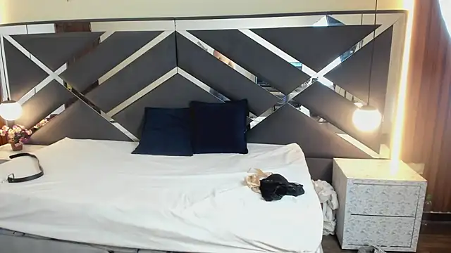 Ambarross  online show from March 11, 2:31 pm