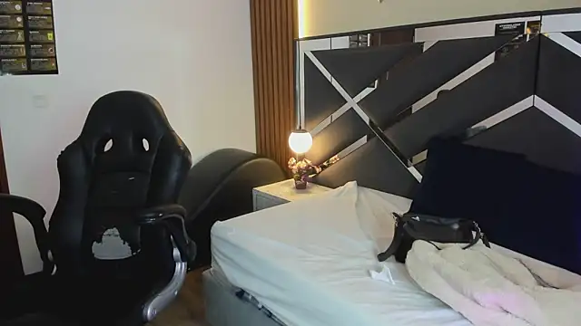 Ambarross  online show from March 18, 12:32 pm