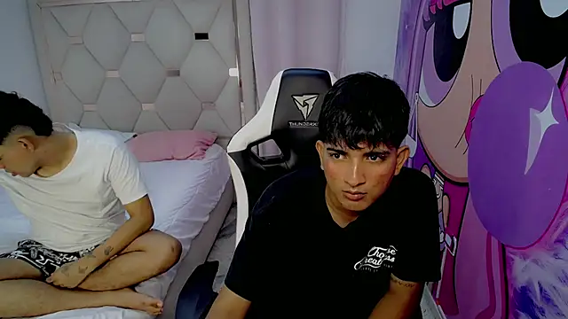 Maxwell boys online show from February 7, 3:43 am