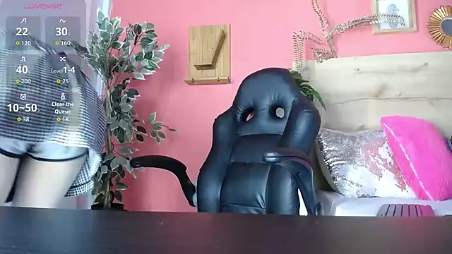 maria Turner1 online show from April 21, 10:22 am