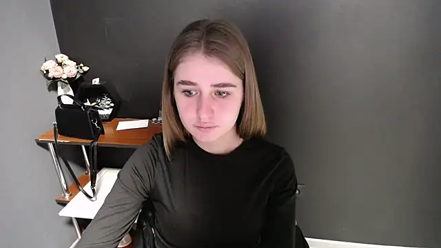 Sunny siren online show from March 11, 2:20 pm