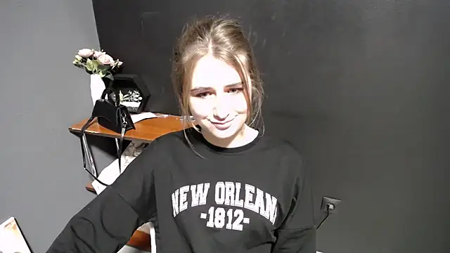 Sunny siren online show from April 2, 2:58 pm