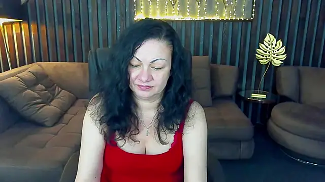IrissMoon online show from May 30, 6:55 am