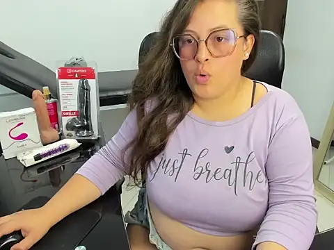 Sarah Boobs  online show from February 12, 8:10 pm