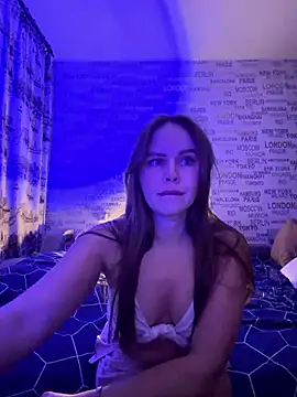 MayaFlorens online show from January 17, 2:02 pm