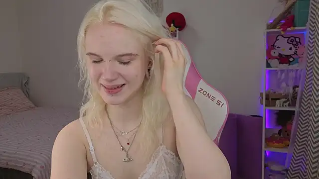 Mia WaterFall online show from April 10, 3:23 am