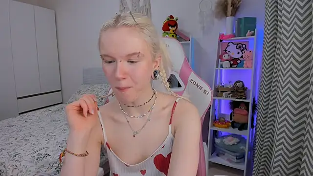 Mia WaterFall online show from February 10, 3:20 am