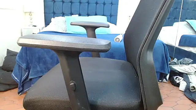 MaddieQuinn online show from March 25, 3:37 pm