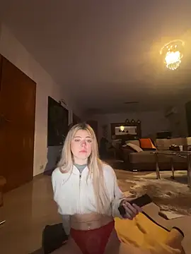 MelliMoon online show from February 2, 9:58 pm