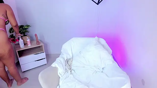 Fatima senghor online show from March 28, 8:30 pm