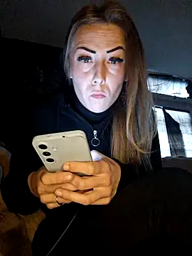 dewimp1 online show from April 3, 3:54 pm