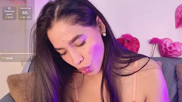 JuliaaVega online show from February 12, 2:19 pm