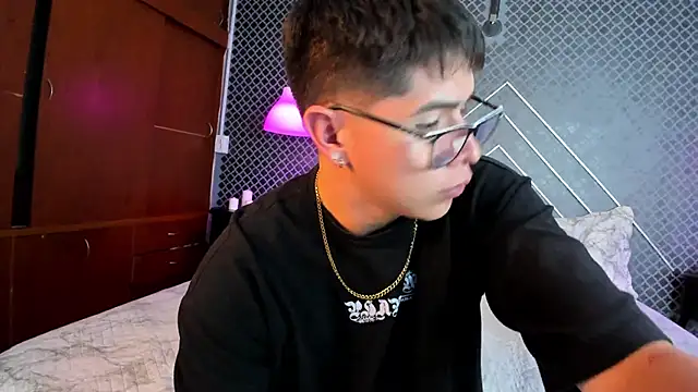 Evie demn online show from February 11, 8:21 pm