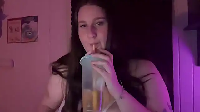 xopeachybaby online show from April 16, 11:54 am