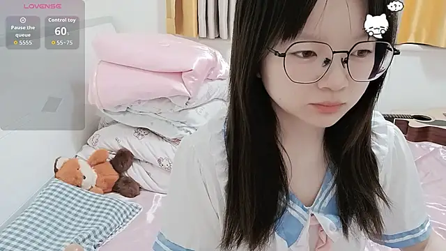 weiwei4999 online show from May 6, 1:15 pm