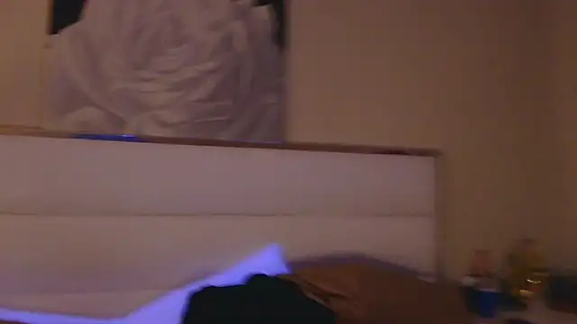 BusyB1983 online show from April 7, 8:22 pm