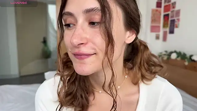 cutiemari online show from April 19, 5:07 am