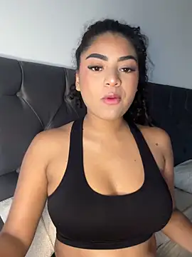 Carlymonroee  online show from February 2, 9:58 pm