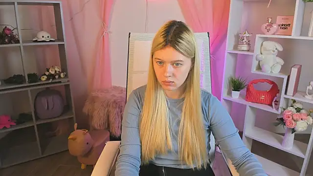 CelestineMauriac online show from April 11, 3:48 pm