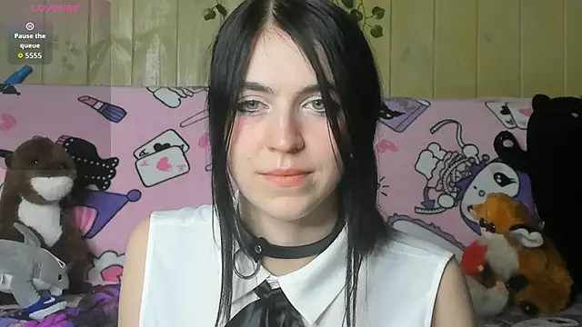 reze daisies online show from April 6, 7:59 pm