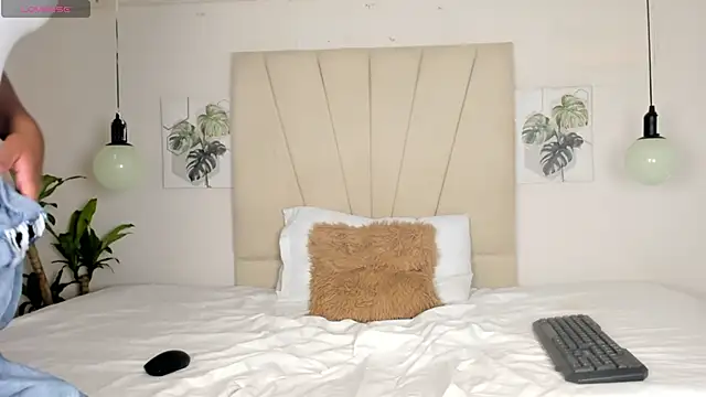 Ashley Ebony   online show from January 31, 7:11 pm