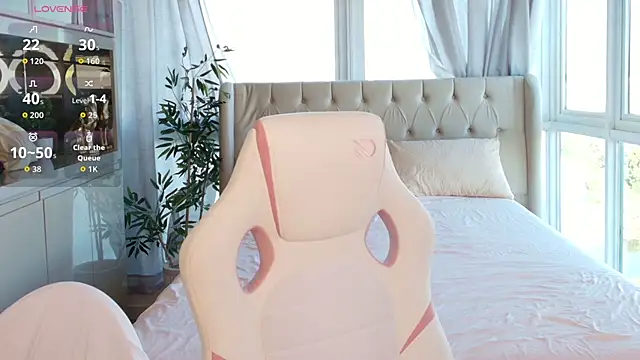 Carol Daniel online show from April 4, 7:13 pm