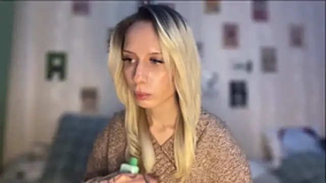 DellaCampbell online show from February 5, 2:42 pm