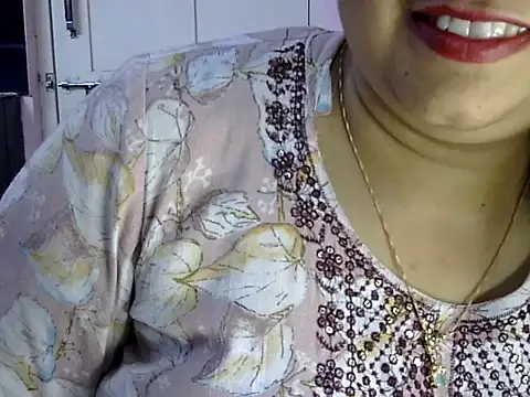 Cute Aliyaa online show from June 21, 1:26 pm